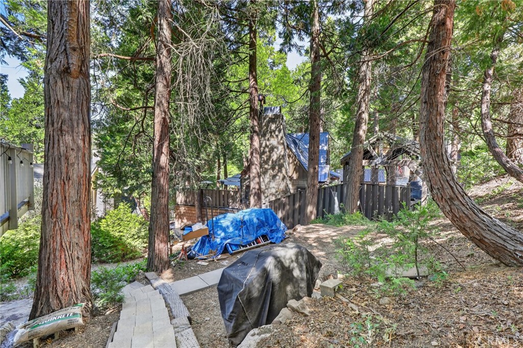 208 Heliotrope Property Photo 35