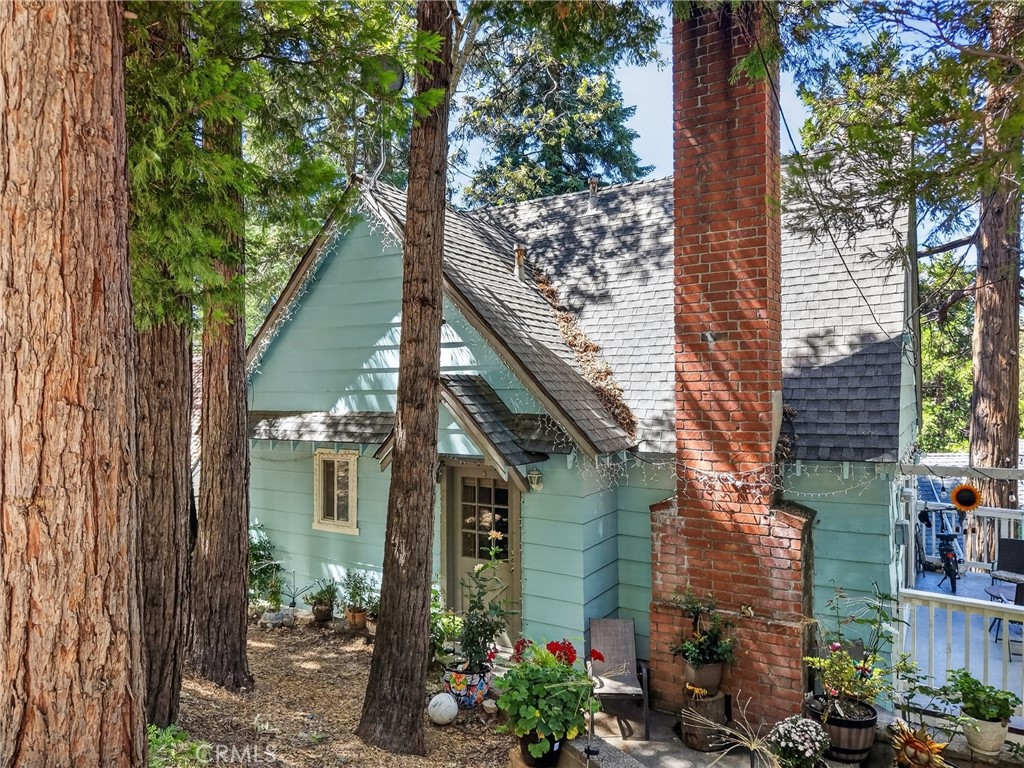 208 Heliotrope Property Photo 39