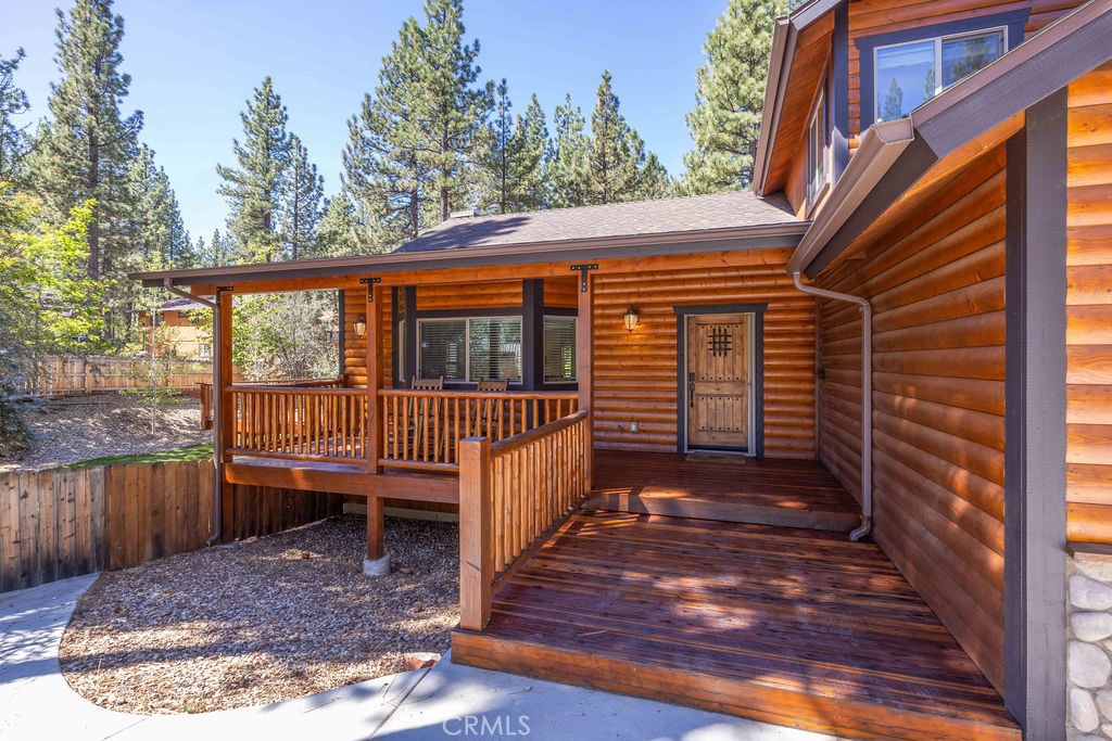 451 Pineview Property Photo 2