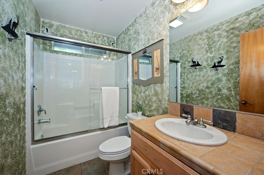 473 Villa Grove Property Photo 31