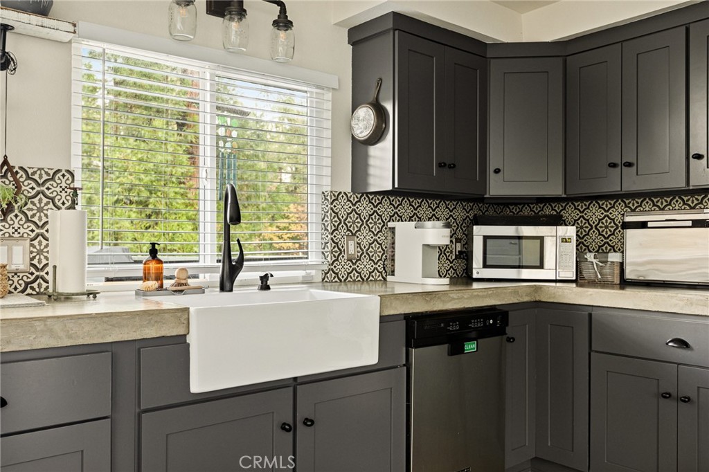 24379 San Moritz Property Photo 4