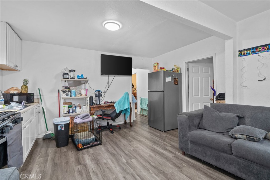 9538 Compton Avenue Property Photo 3