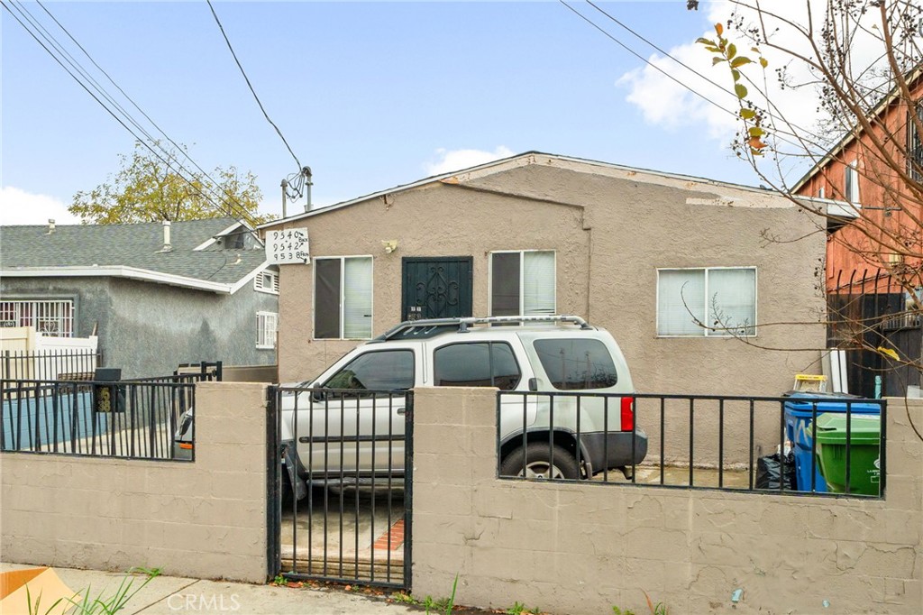 9538 Compton Avenue Property Photo 2