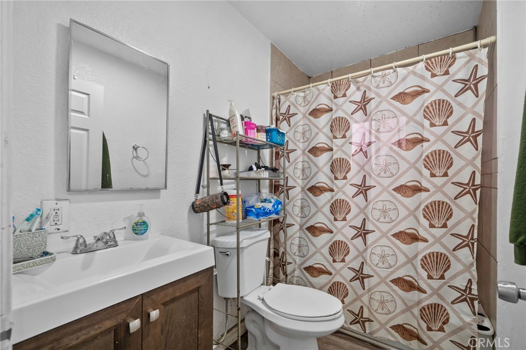 9538 Compton Avenue Property Photo 9