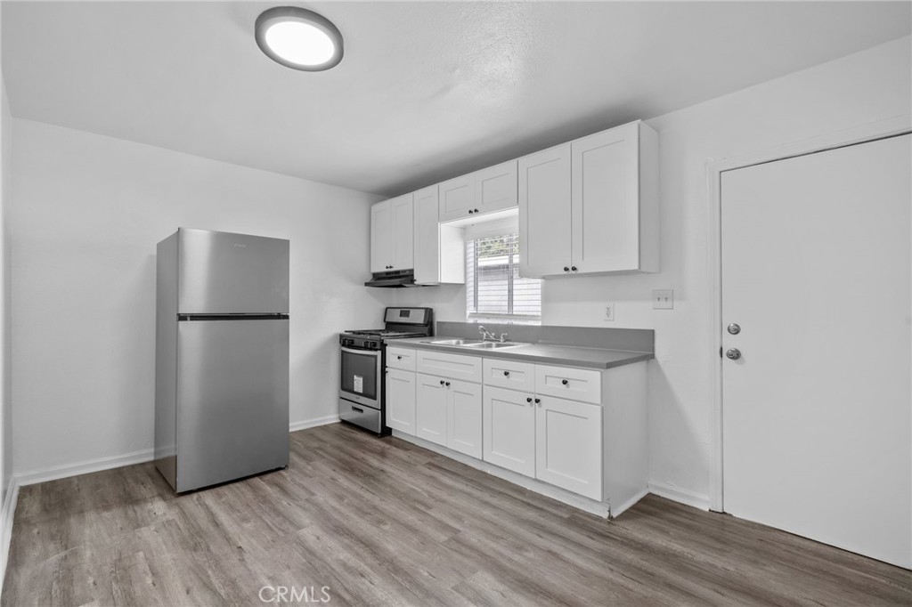 9538 Compton Avenue Property Photo 12