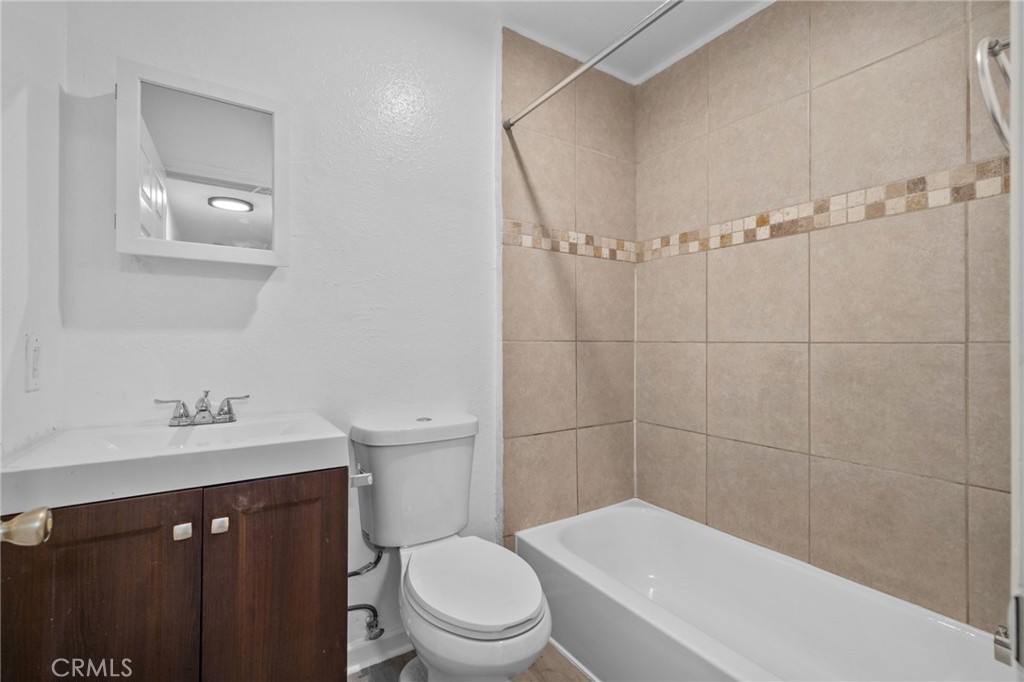 9538 Compton Avenue Property Photo 19