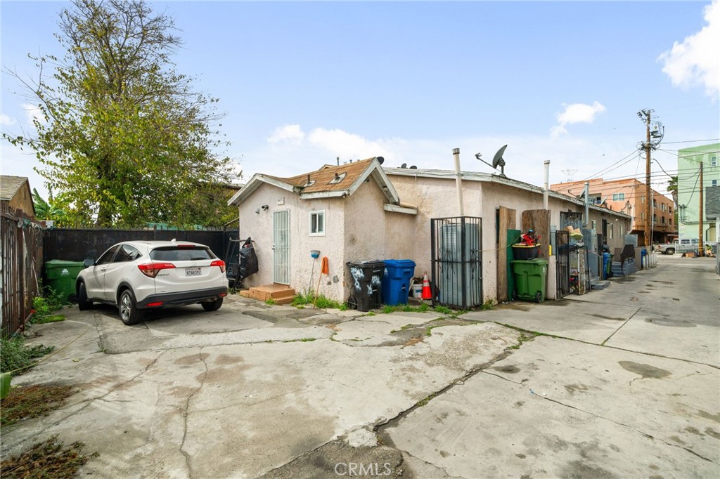 9538 Compton Avenue Property Photo 27