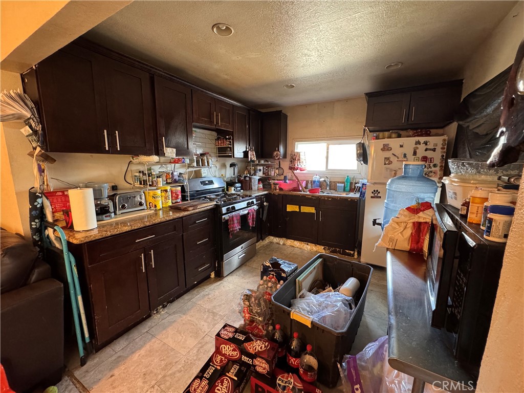 25508 Paloma Drive Property Photo 5