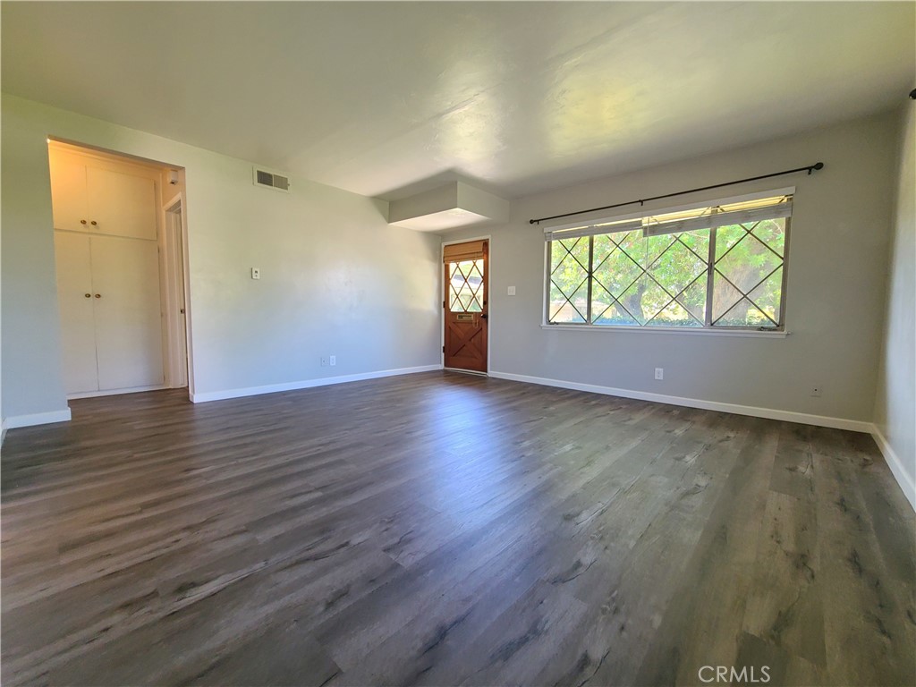 534 Roosevelt Road A Property Photo 4