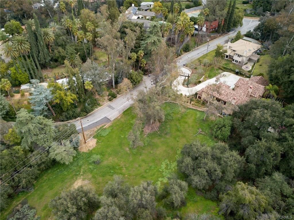1702 Dwight Property Photo 8