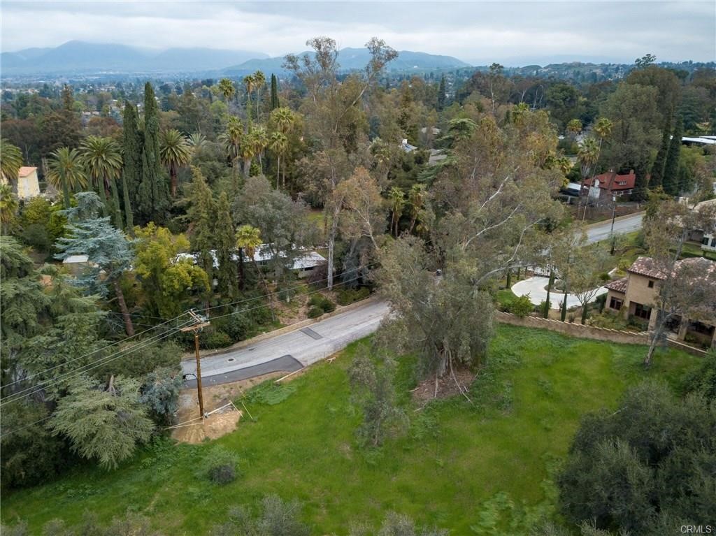 1702 Dwight Property Photo 9