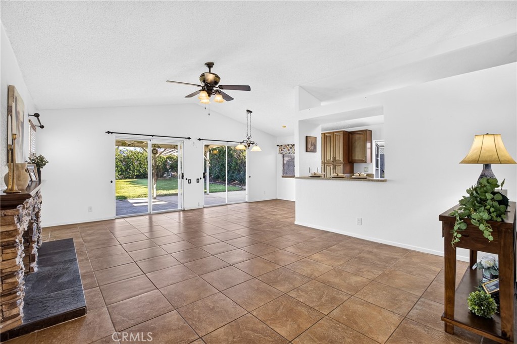 35640 Avenue H Property Photo 4