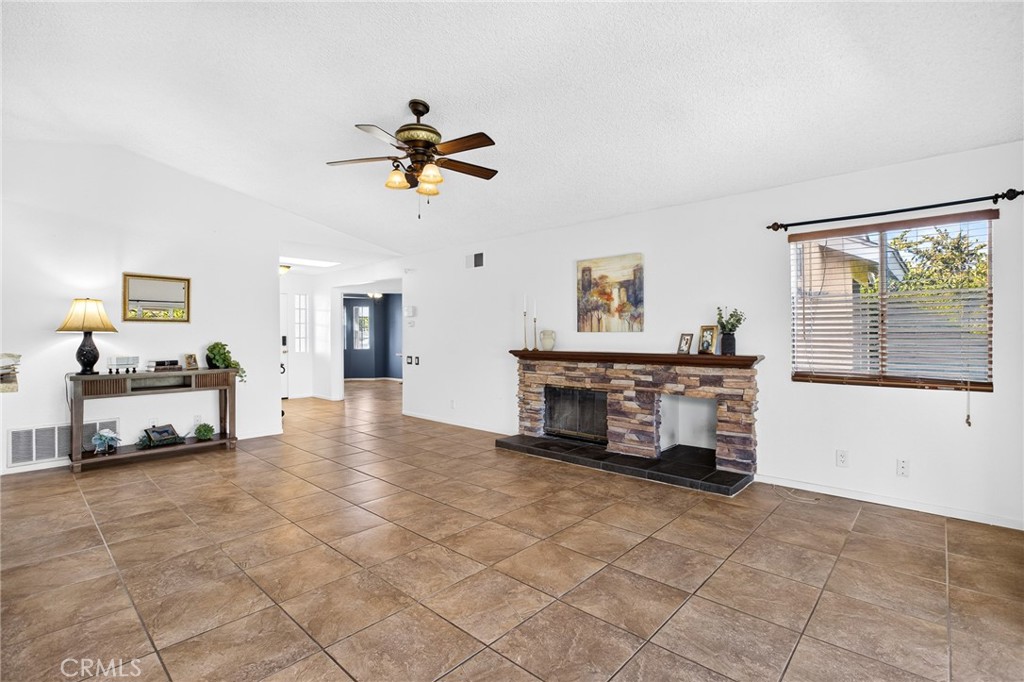 35640 Avenue H Property Photo 6