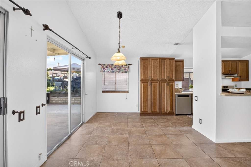 35640 Avenue H Property Photo 8