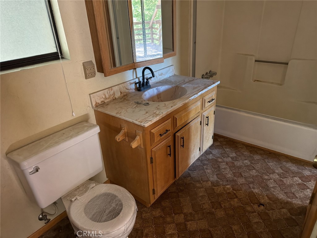 25075 Basel Property Photo 11