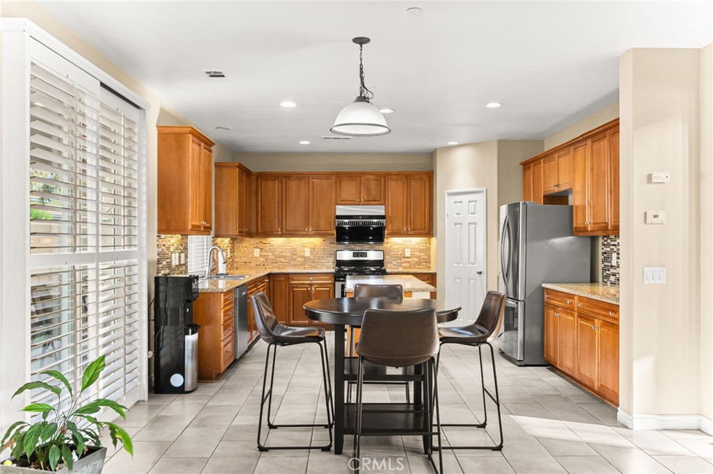 11002 Persimmon Property Photo 9