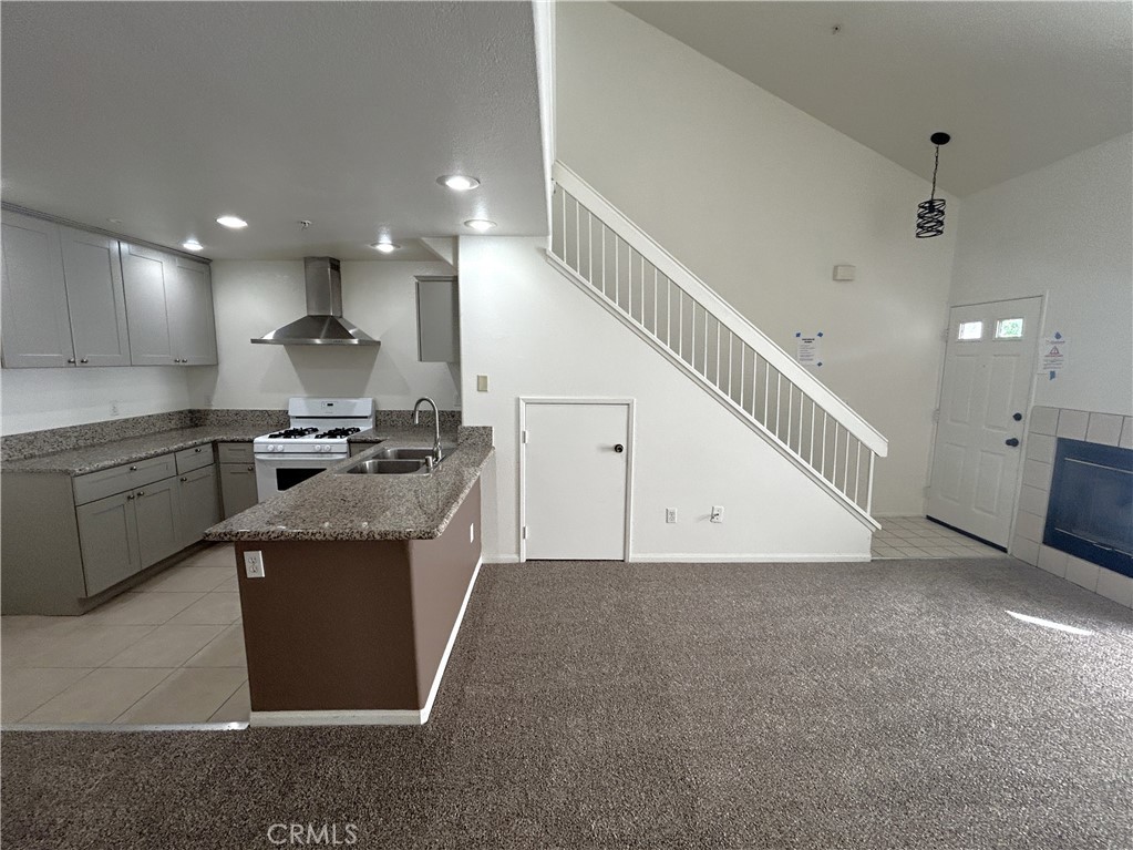 13133 Le Parc Property Photo 3