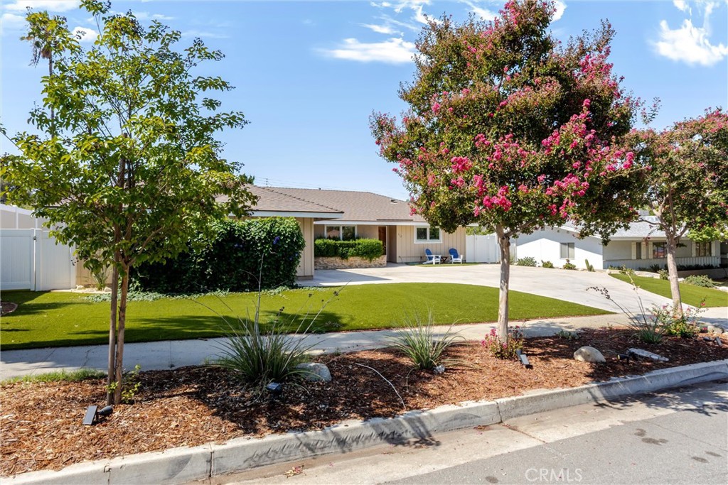 612 Lakeside Avenue Property Photo 4