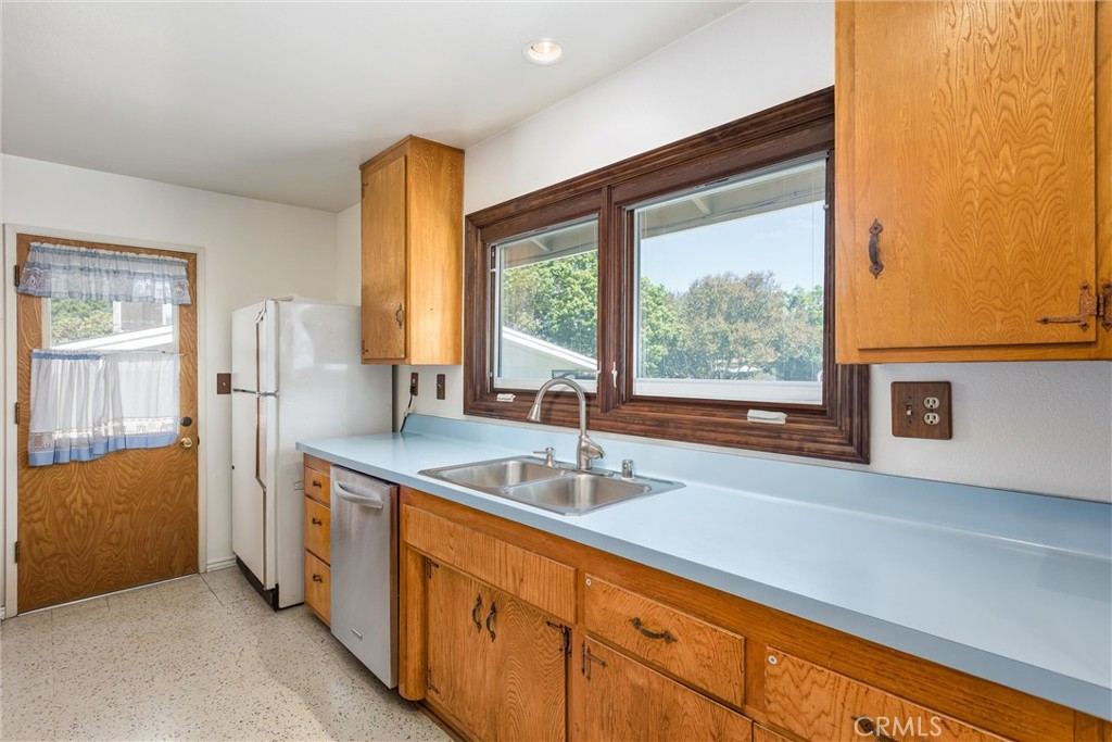 612 Lakeside Avenue Property Photo 17