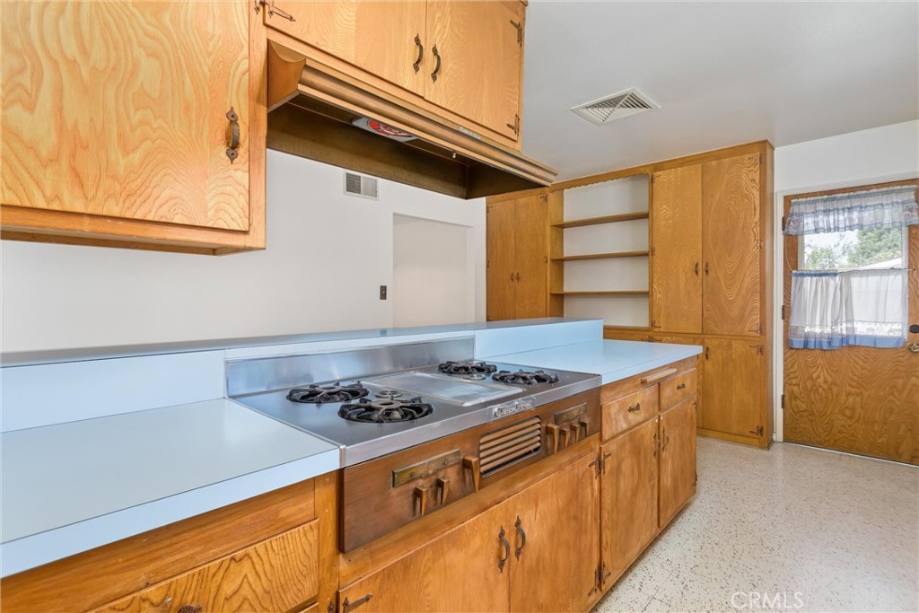 612 Lakeside Avenue Property Photo 18