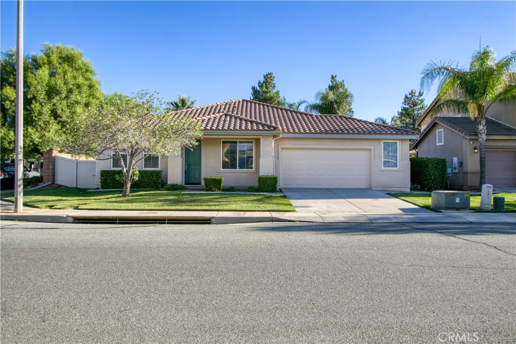 1673 Jade Moon Property Photo 1