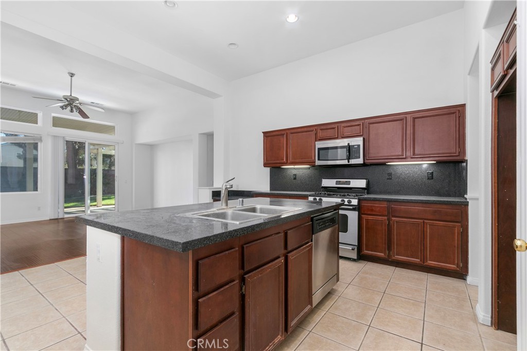 1673 Jade Moon Property Photo 6