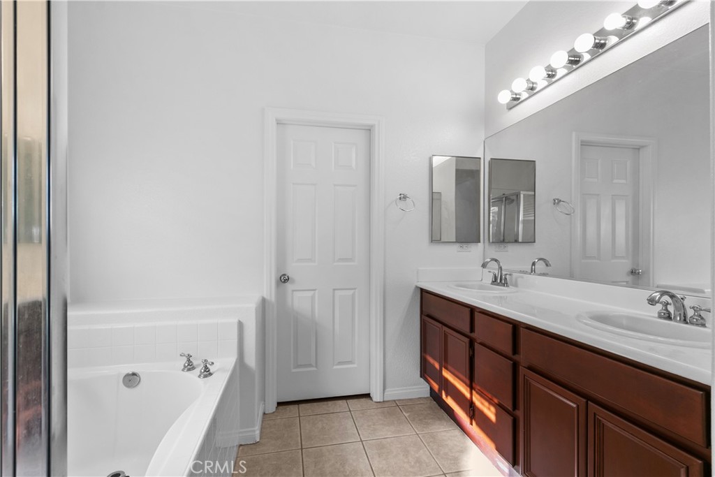 1673 Jade Moon Property Photo 15