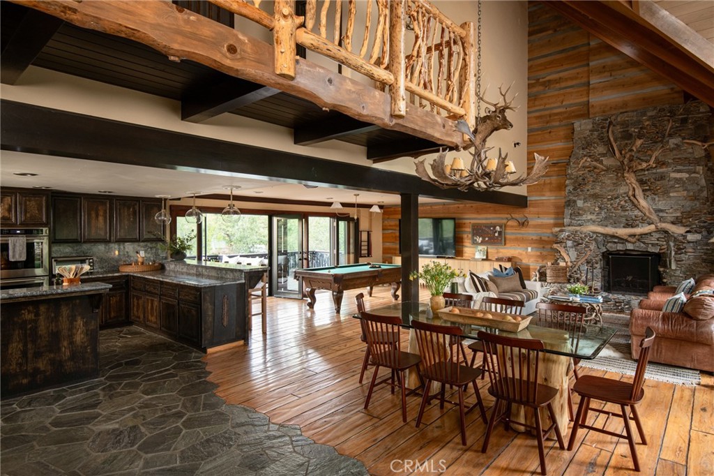 942 Lake Edge Property Photo 8