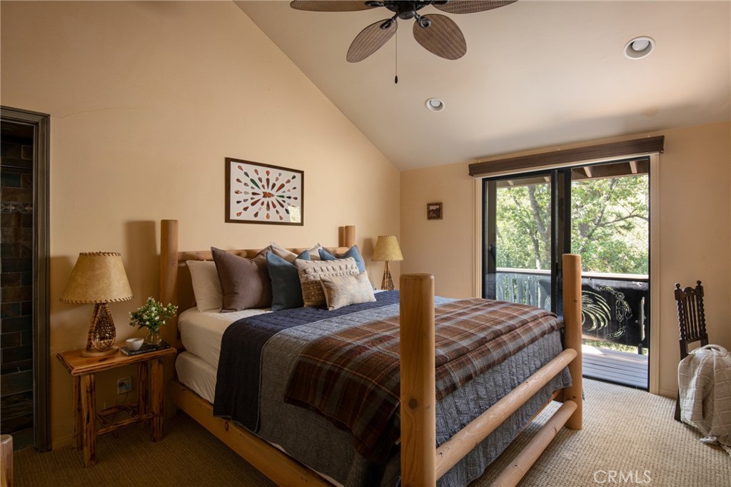 942 Lake Edge Property Photo 30