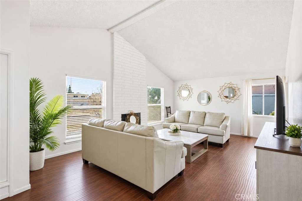 22574 Kentfield Property Photo 6