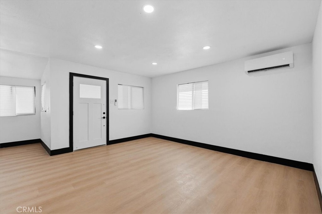 1011 Tribune Property Photo 8