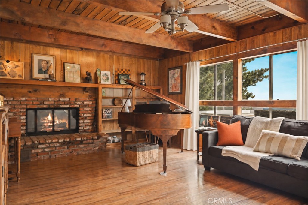 1284 Cortina Property Photo 1
