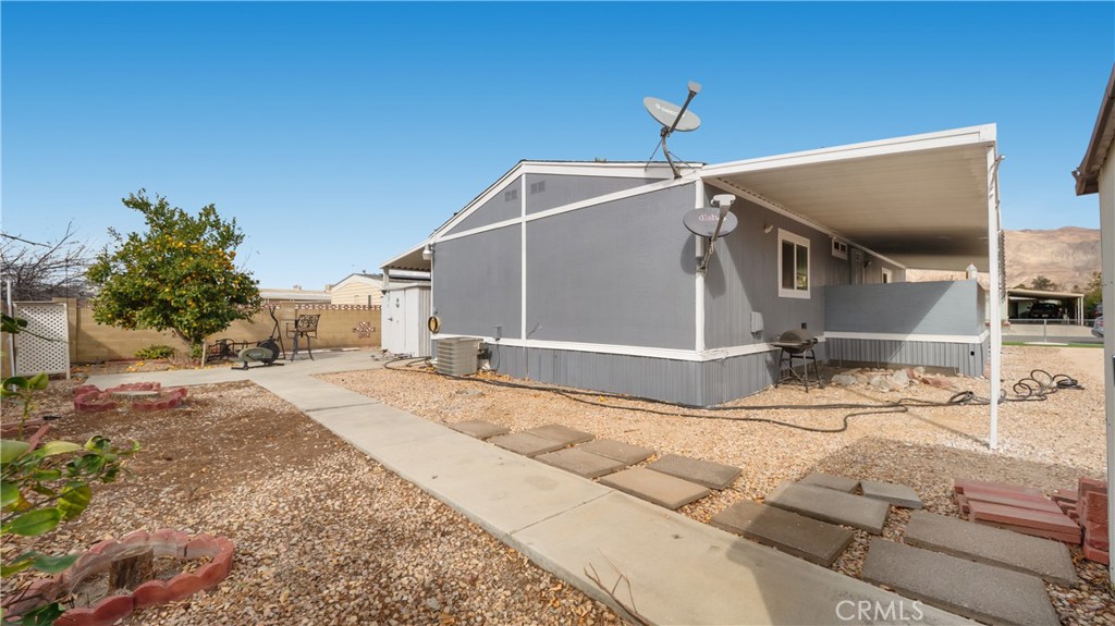 228 N La Paloma Avenue Property Photo 2