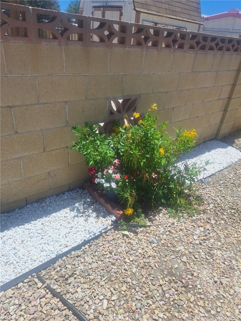 228 N La Paloma Avenue Property Photo 3