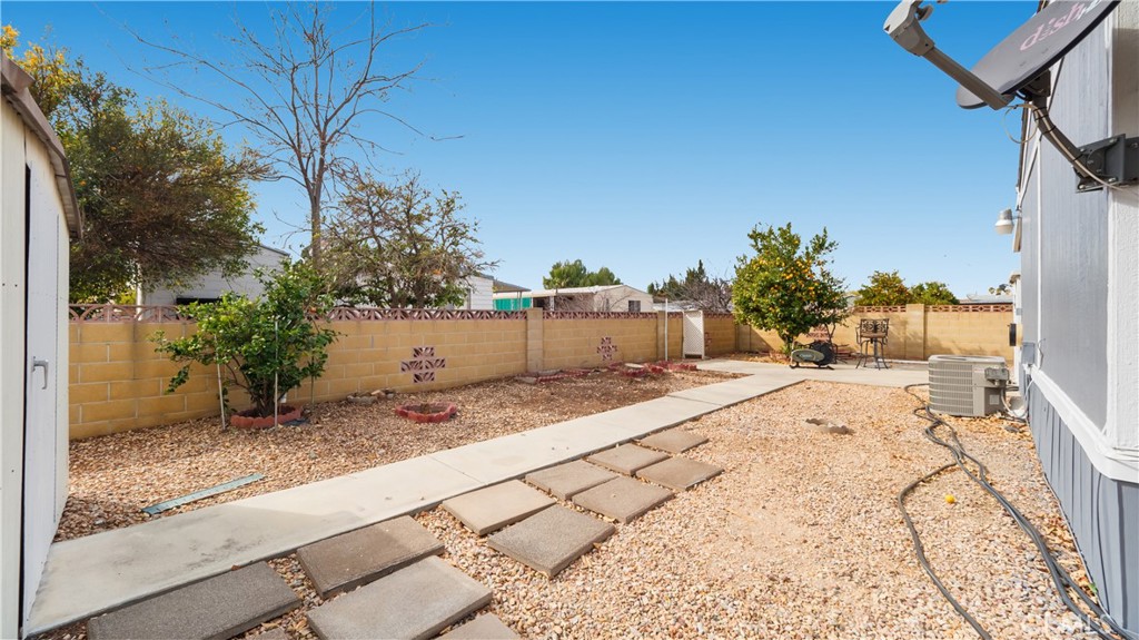 228 N La Paloma Avenue Property Photo 4