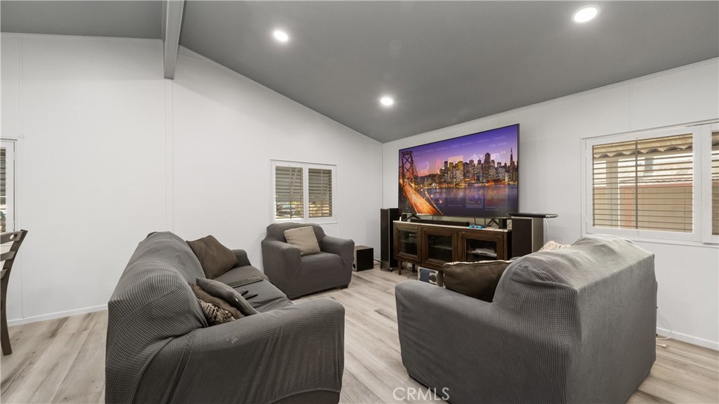 228 N La Paloma Avenue Property Photo 20