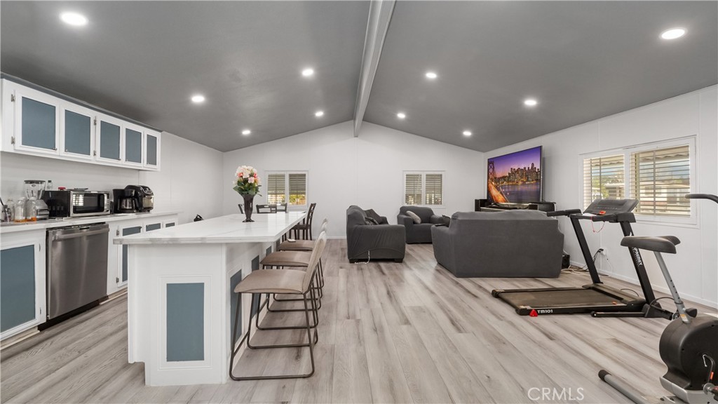 228 N La Paloma Avenue Property Photo 21