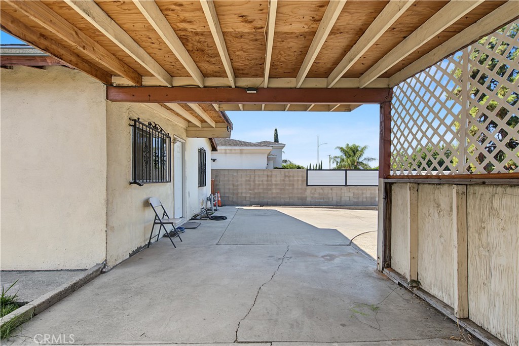 128 N Sandalwood Avenue Property Photo 9