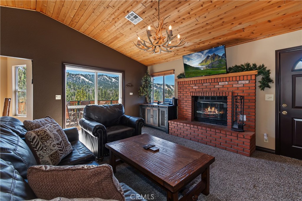 43850 Yosemite Drive Property Photo 6