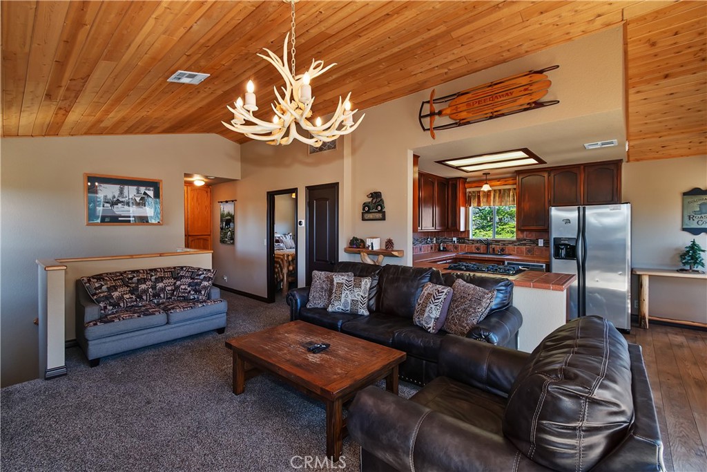 43850 Yosemite Drive Property Photo 9