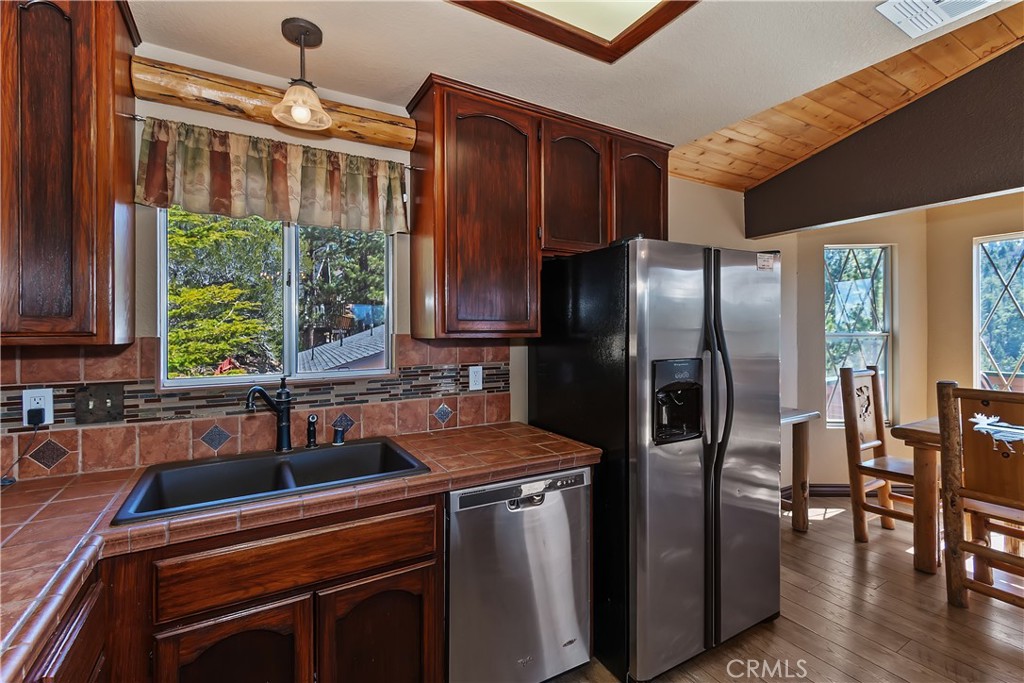 43850 Yosemite Drive Property Photo 16