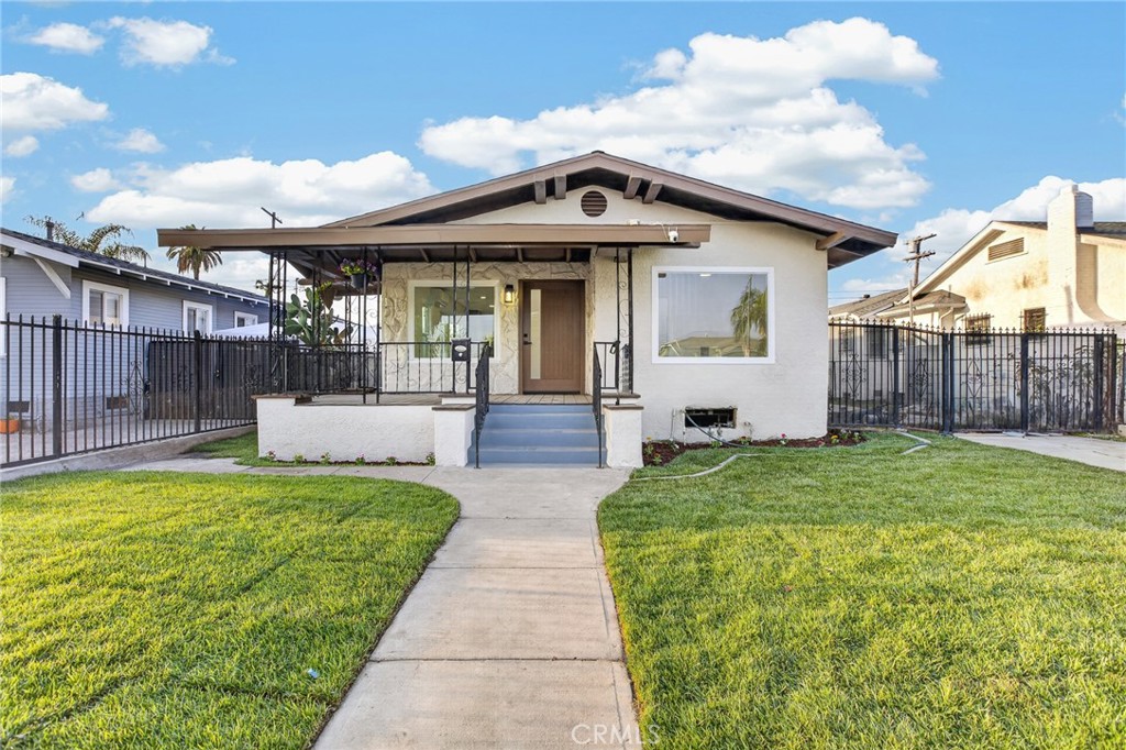 1116 W 76th Street Property Photo 1