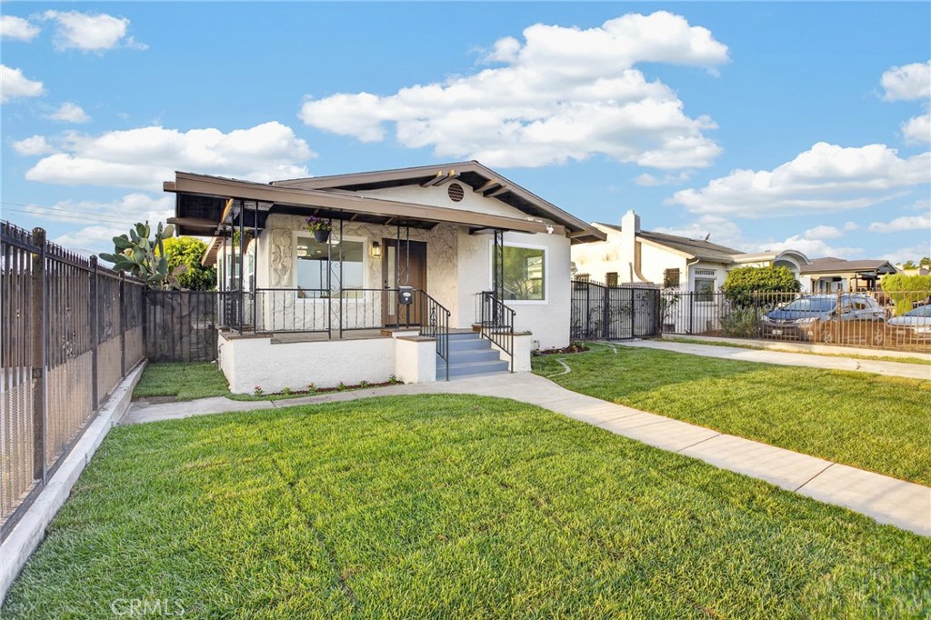 1116 W 76th Street Property Photo 2