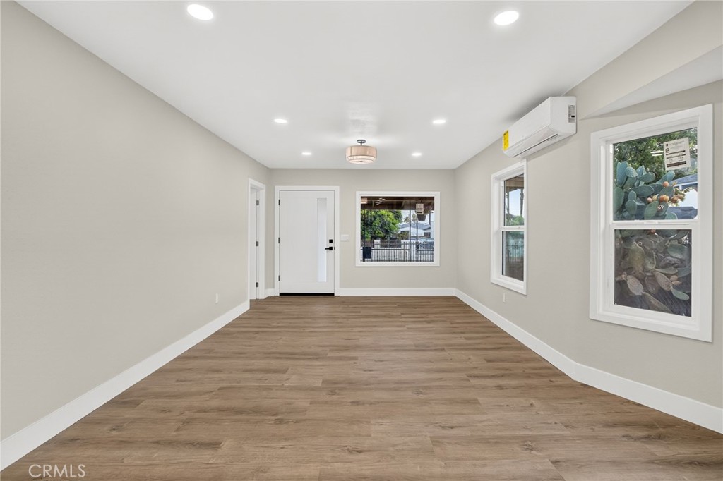 1116 W 76th Street Property Photo 5