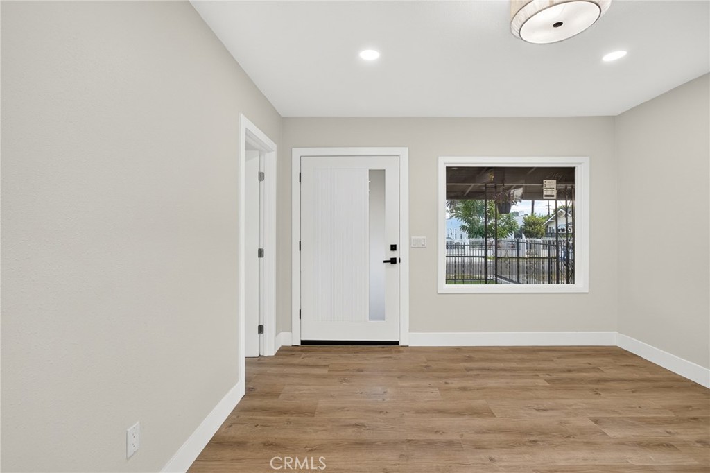 1116 W 76th Street Property Photo 6