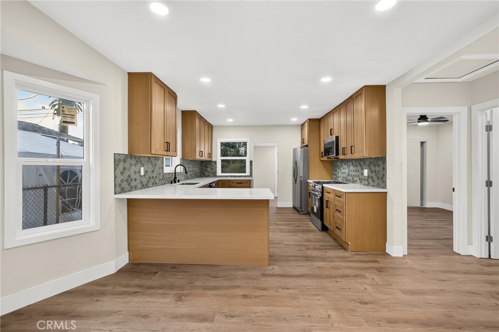 1116 W 76th Street Property Photo 11
