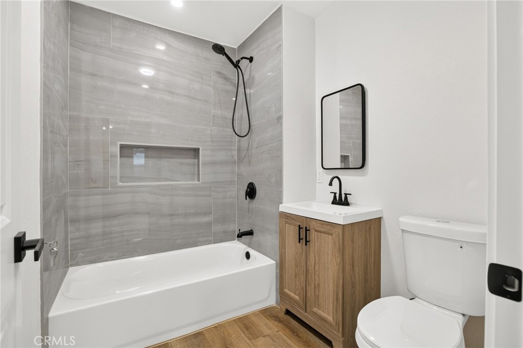 1116 W 76th Street Property Photo 13
