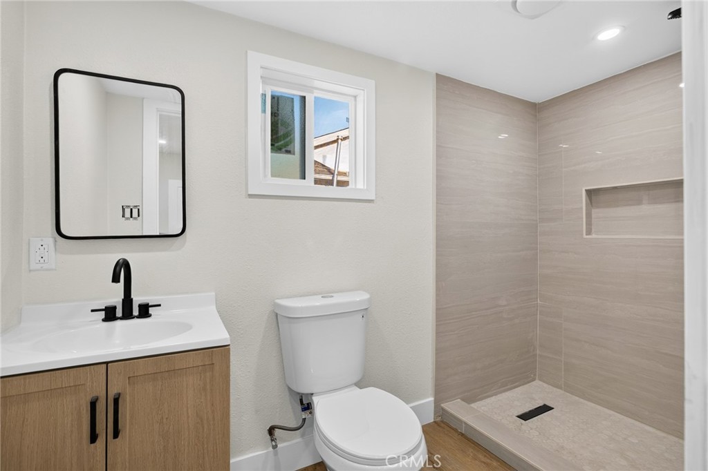 1116 W 76th Street Property Photo 15