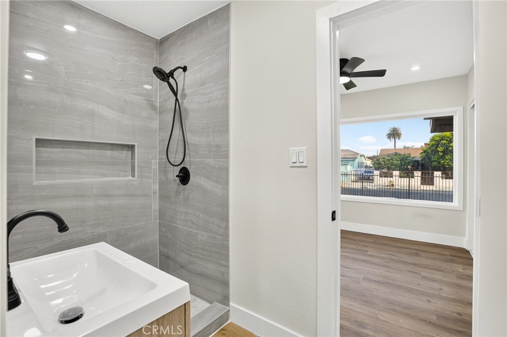 1116 W 76th Street Property Photo 19
