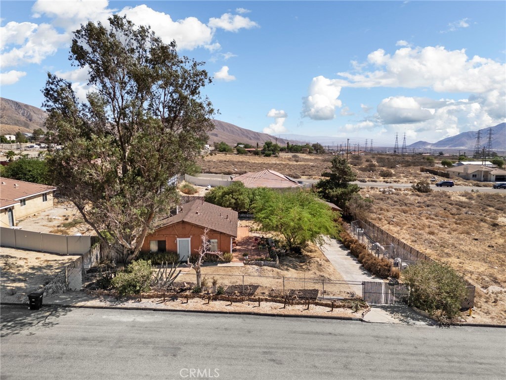12760 Danbury Street Property Photo 3